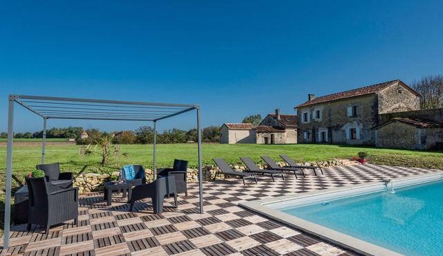 Country house with private pool and lovely views