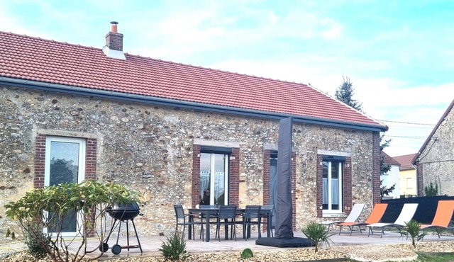 Country House 'Aux Hirondelles' with Private Terrace, Garden, and Wi-Fi