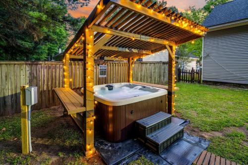 Country Haven - Hot Tub & Pool! Game Room, King Beds, Mins 2 dwtn