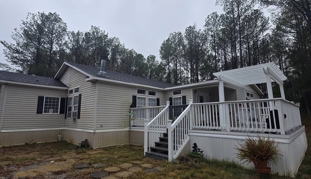 Country Hideaway, Private 3 BR, BIG yard!