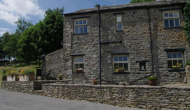 Country Hideaways | Hill Top Cottage | Walden