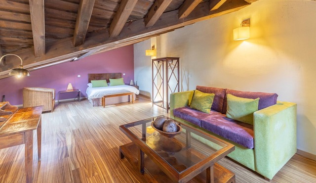 Country House 'Alojamiento Perseus' with Mountain View, Balcony and Wi-Fi