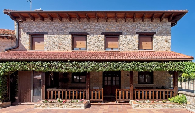 Country House 'El Encinar' with Mountain View, Private Garden and Wi-Fi