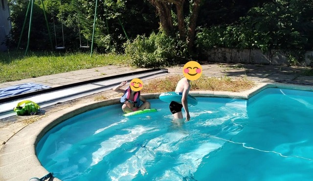 Country house with swimming-pool & kids playground