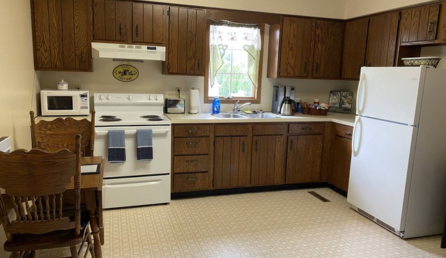 Country Home and Retreat Sleeps 14