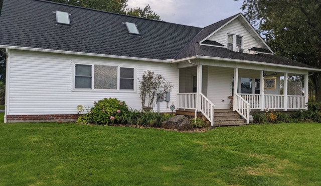 Country Home Close to City Conveniences