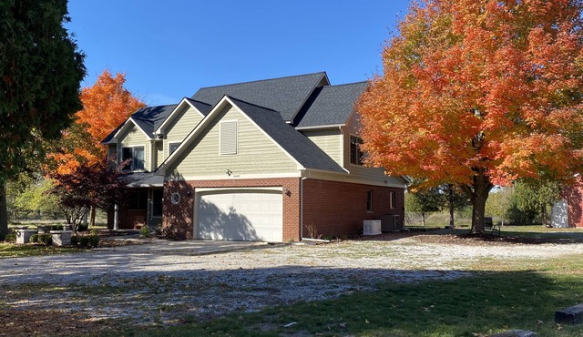 Country home in Ann Arbor. 10 minutes from downtown Ann Arbor