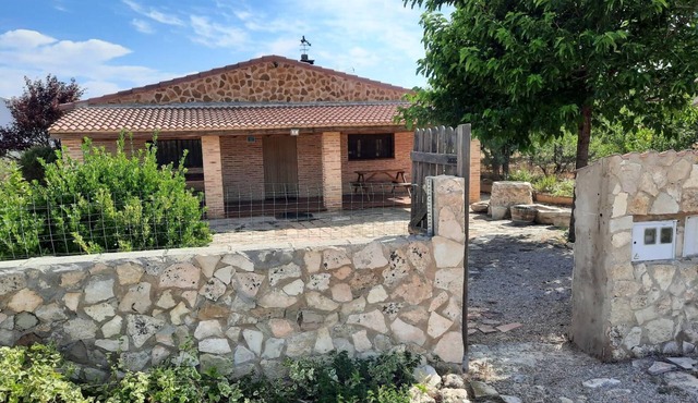 Country Home 'Laguna De Gallocanta' with Mountain View, Terrace and Garden