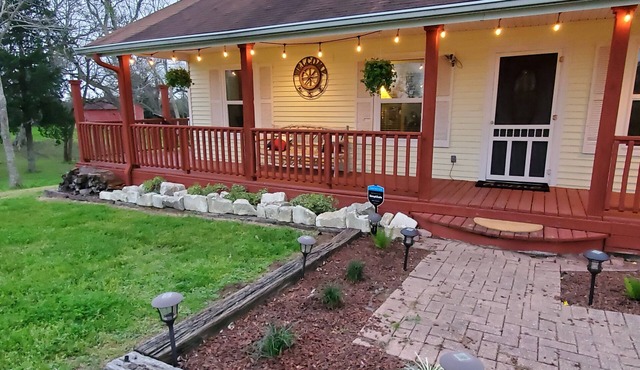 Country home located near Bellville/Sealy only 60 minutes from Houston, Tx
