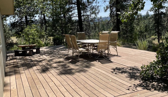 Country Home (minutes from state park trails)