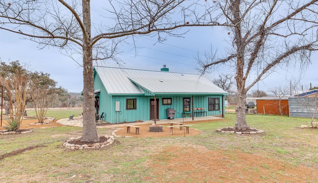 Country Home Near Fredericksburg: Fire Pit & Grill