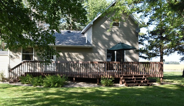 Country home near Loon Lake Golf Course, Jackson County Parks and Spirit Lake,IA