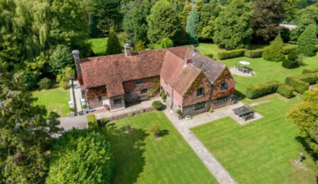 Country Home +Tennis Courts + Hot Tub + EV Charger