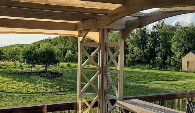 Country home with games room and 5 acres, near Birds Hill Park
