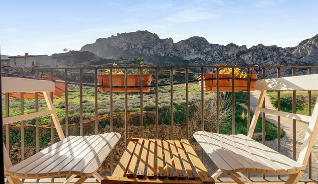 Country House 'Vallore Del Maestrazgo' with Mountain View, Private Garden and Air Conditioning