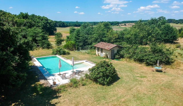 Country house in quiet surroundings.