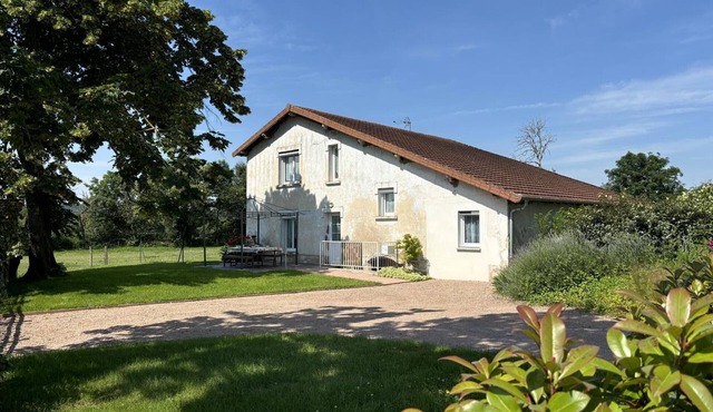 Country house in Montaiguët-en-Forez with ponds and bicycles