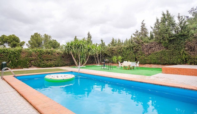 Country House 'Acogedora Casita Rural De Invitados' with Shared Pool, Wi-Fi and Air Conditioning