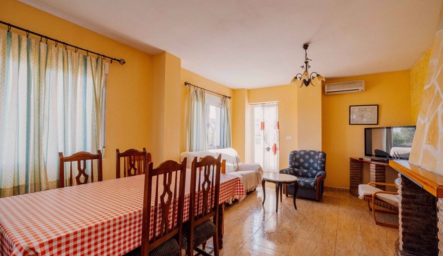 Country House 'Casa Castillo' with Mountain View, Wi-Fi and Air Conditioning