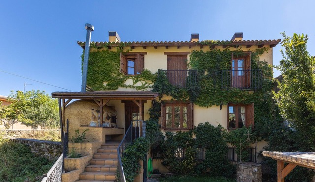 Country House 'La Cárcava' with Mountain View, Private Terrace and Wi-Fi