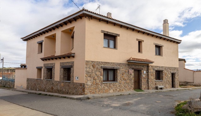 Country House 'Camino De Avila' with Mountain View, Private Pool and Wi-Fi
