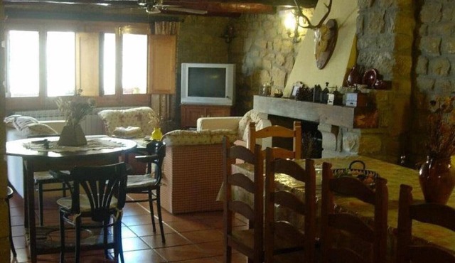 Country House 'El Rey' with Mountain View, Private Garden and Wi-Fi