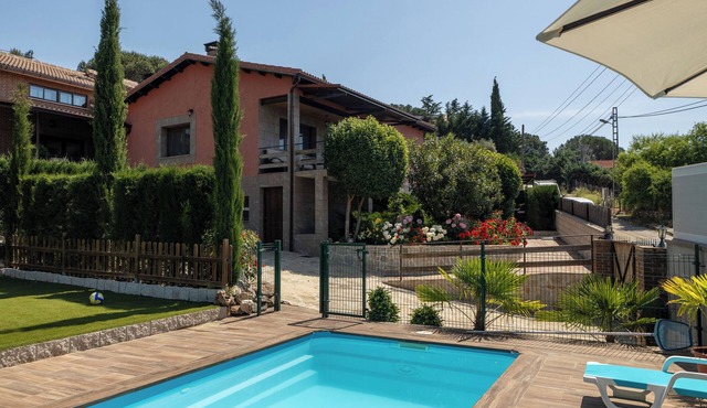 Country House 'Avalon 103' with Mountain View, Private Pool and Wi-Fi