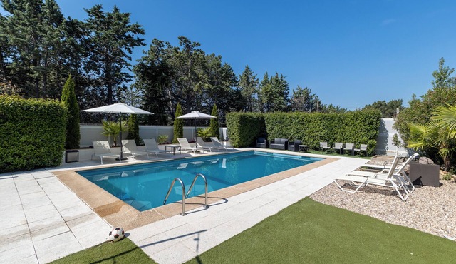 Country House 'Avalon 102' with Mountain View, Private Pool and Wi-Fi