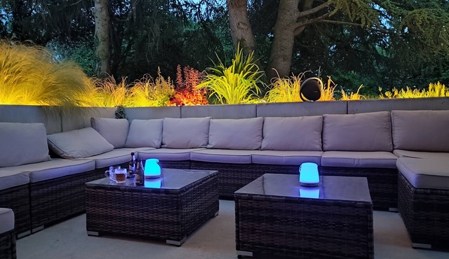 Country House 'Séjour Hédoniste - Bain Nordique' with Private Terrace, Wi-Fi and Air Conditioning
