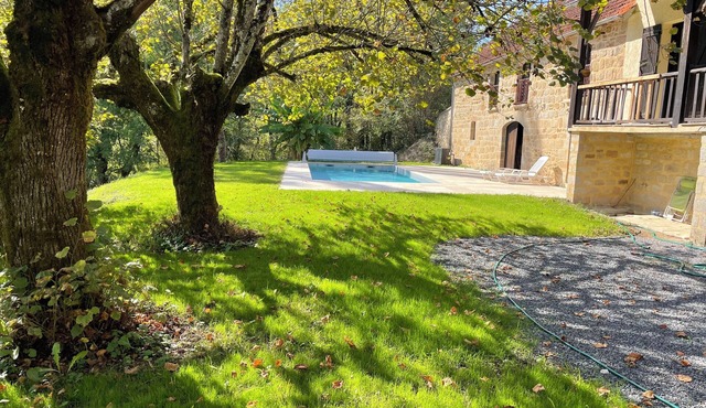 Country house with swimming pool near the most beautiful villages in France