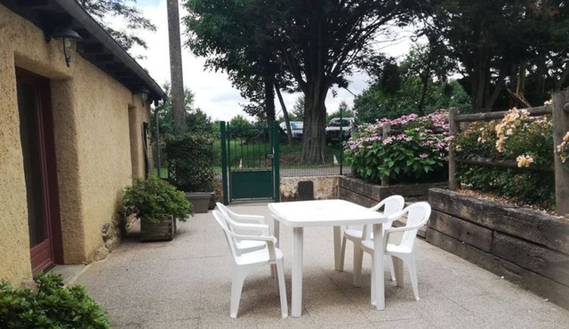 Country house 45 mn from Saint Malo and 25 mn from Dinan. Broceliande Country