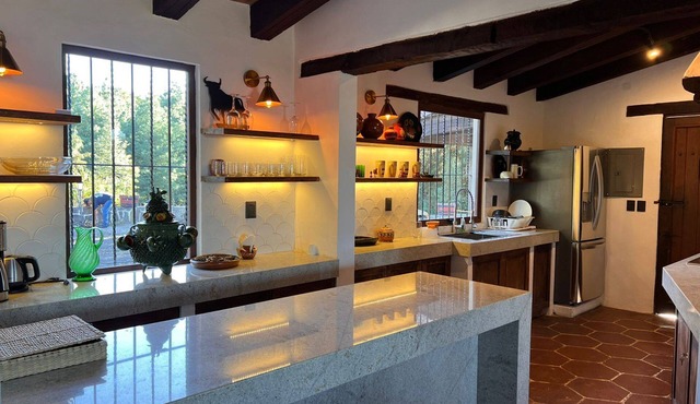 Country house 5 minutes from downtown Patzcuaro with spectacular view of the lake.