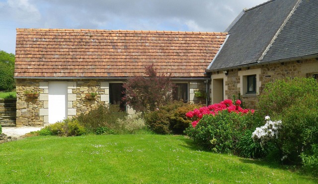 Country house a few minutes from the sea and the pink granite coast