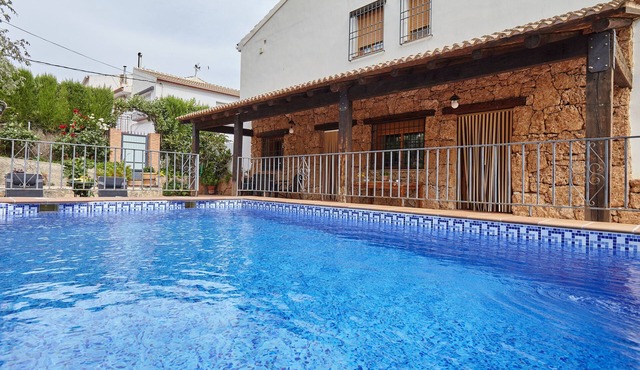 Country House 'Alojamiento Rural La Ventilla' with Mountain View, Private Pool and Wi-Fi