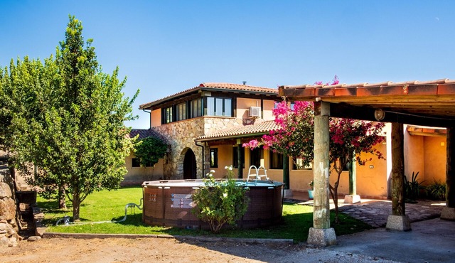 Country House 'Amaltea' with Mountain View, Wi-Fi and Air Conditioning