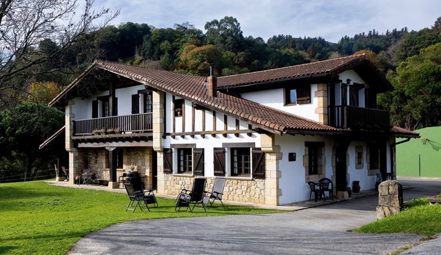 Country House 'Artizarra' with Mountain View, Private Terrace and Wi-Fi