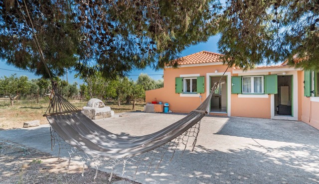 Country House 'Avra' with Private Terrace, Wi-Fi and Air Conditioning