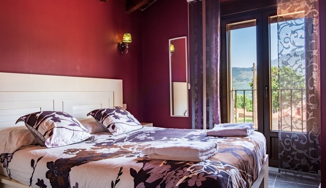 Country House 'Baelo Claudia' with Mountain View, Balcony and Wi-Fi
