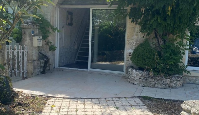 Country house Berneuil (17460)