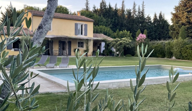 Country house between Alpilles and Luberon.