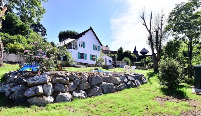 Country house, bucolic garden and leisure areas