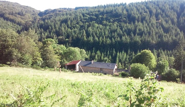 COUNTRY HOUSE by the river, 10 minutes from the lakes.