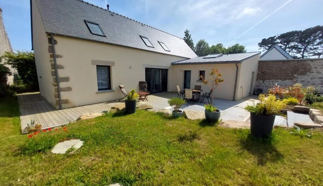 Country house by the sea in Finistère. Ideal for a family!