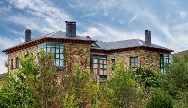 Country House 'C T R Montealegre' with Mountain View, Private Garden and Wi-Fi