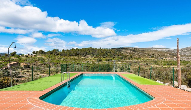 Country House 'Casa Jaraiz' with Mountain View, Shared Pool and Wi-Fi