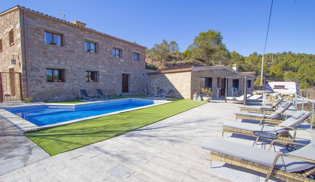 Country House 'Caelus Masia Boutique' with Mountain View, Wi-Fi and Air Conditioning