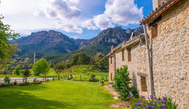 Country House 'Can Caubet I' with Mountain View, Shared Pool and Wi-Fi