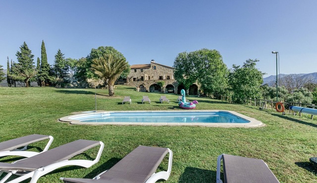 Country House 'Can Palau' with Mountain View, Private Pool and Wi-Fi