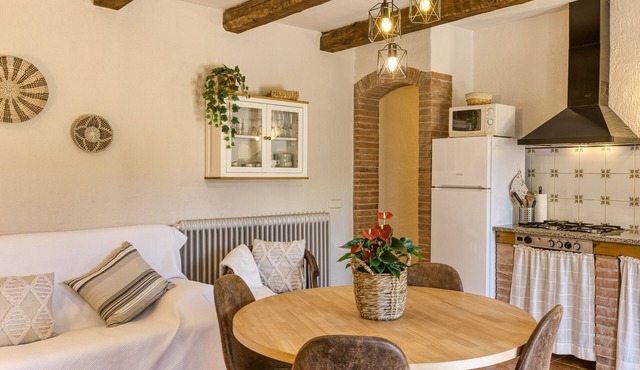 Country House 'Can Planas 1' with Shared Pool, Wi-Fi and Air Conditioning