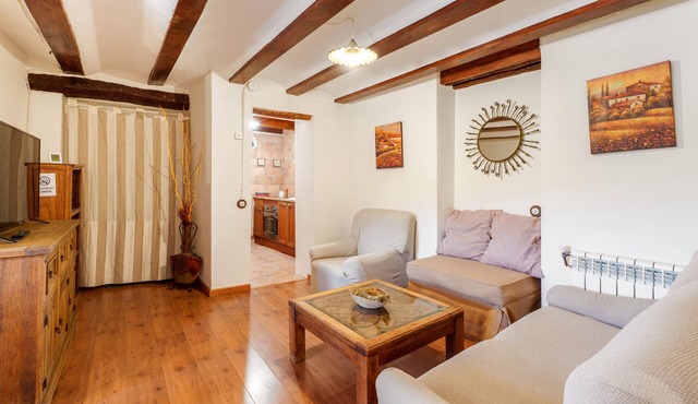 Country House 'Casa Antiga 15' with Mountain View, Shared Pool and Wi-Fi